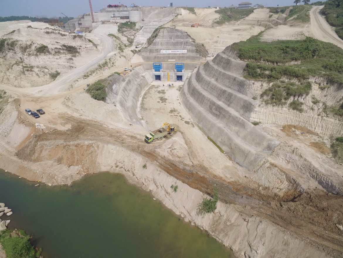Proyek Pembangunan Bendungan Karian.Kontraktor Daelim-Wika-Waskita,JO