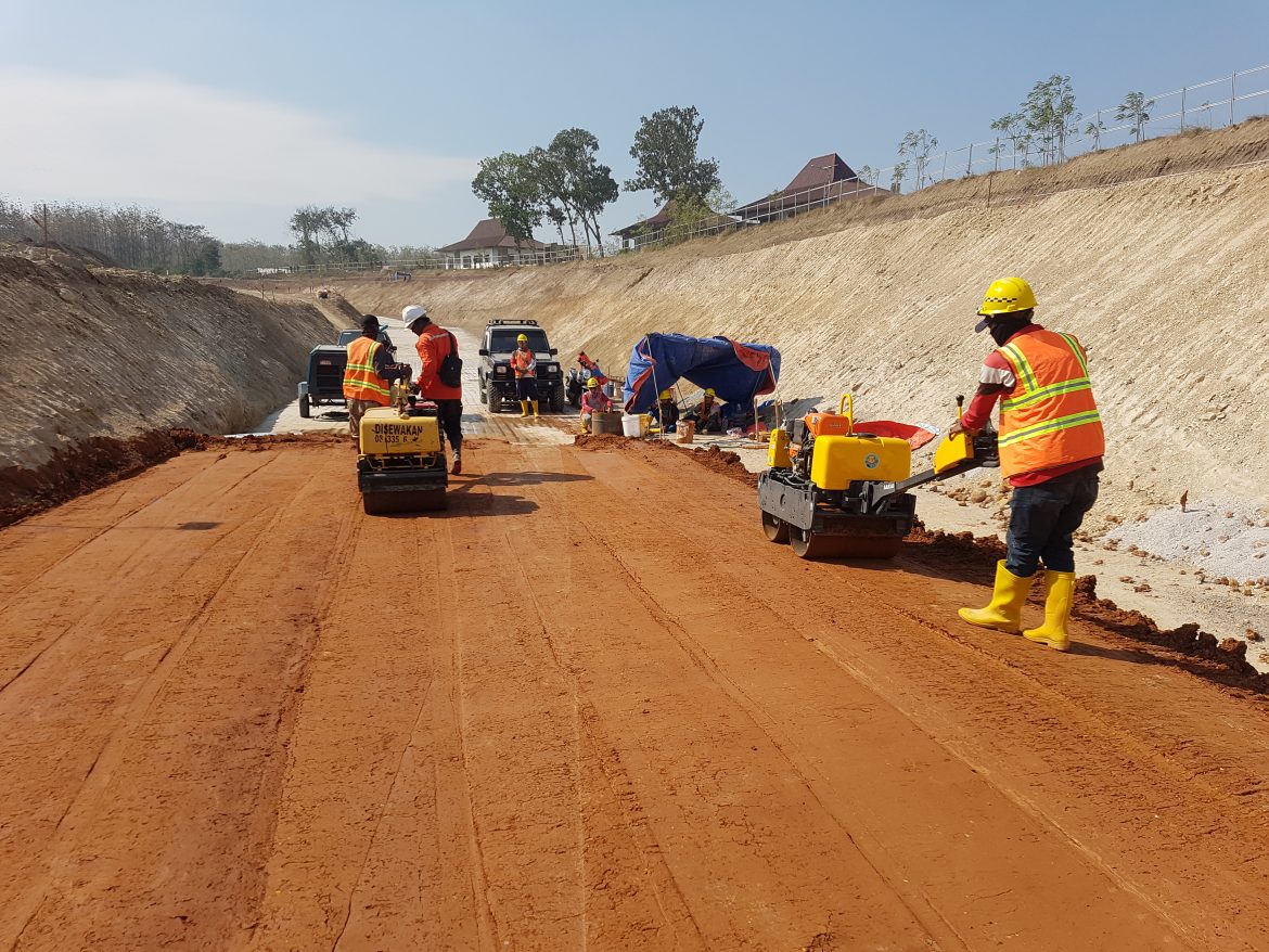 Pembangunan Bendungan Semantok   Kab.Nganjuk, Prov. Jawa Timur.    Kementerian PUPR, Ditjen SDA, Balai Besar Wilayah Sungai Brantas.`