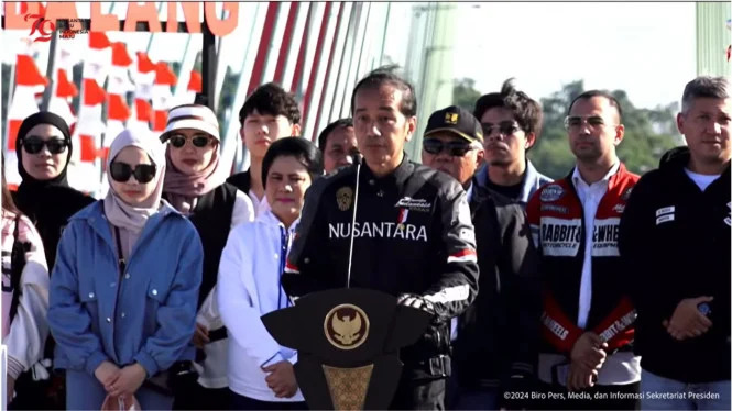 Presiden Joko Widodo Resmikan Jembatan Pulau Balang